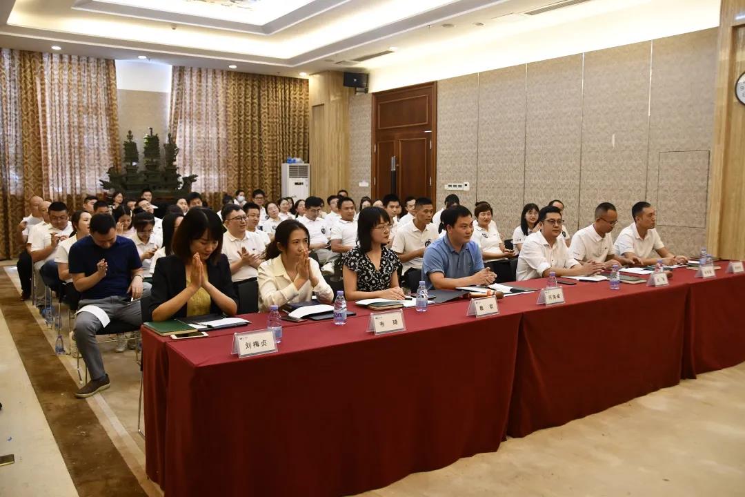 第四屆“華美杯-超級(jí)演說家”—朗讀者專題演講比賽圓滿落幕